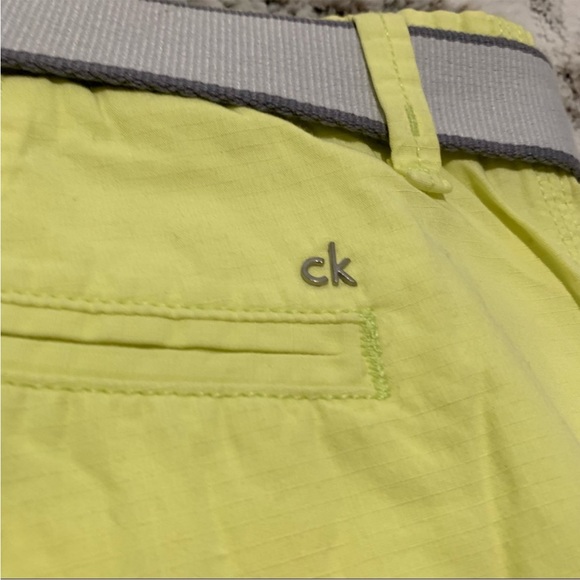 yellow Calvin Klein shorts and belt size 40 - Picture 3 of 9